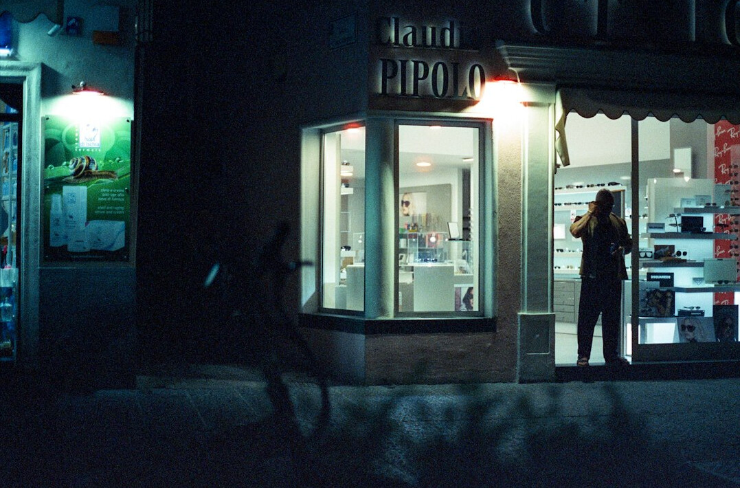 store detective chasing suspect