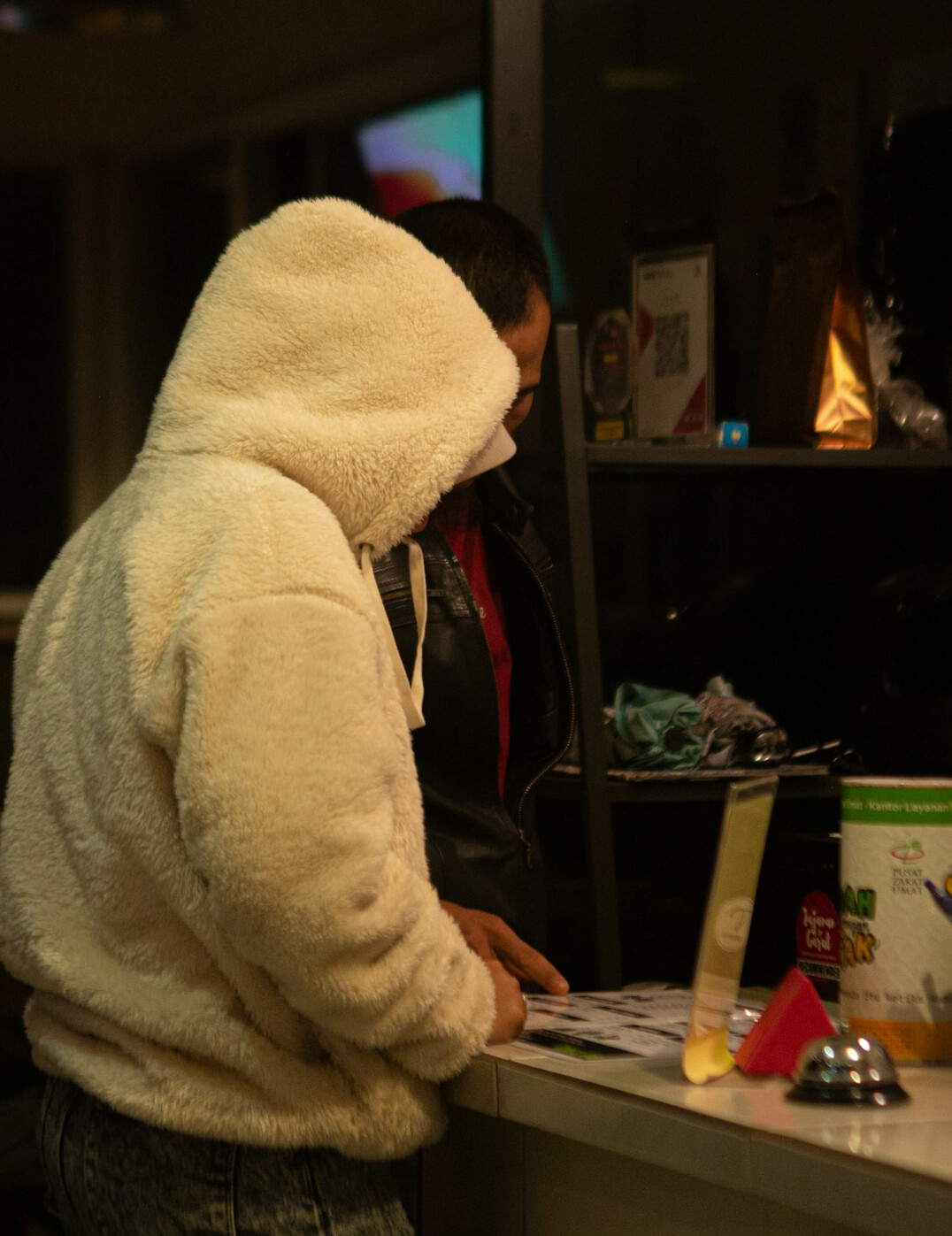 store detective investigating theft