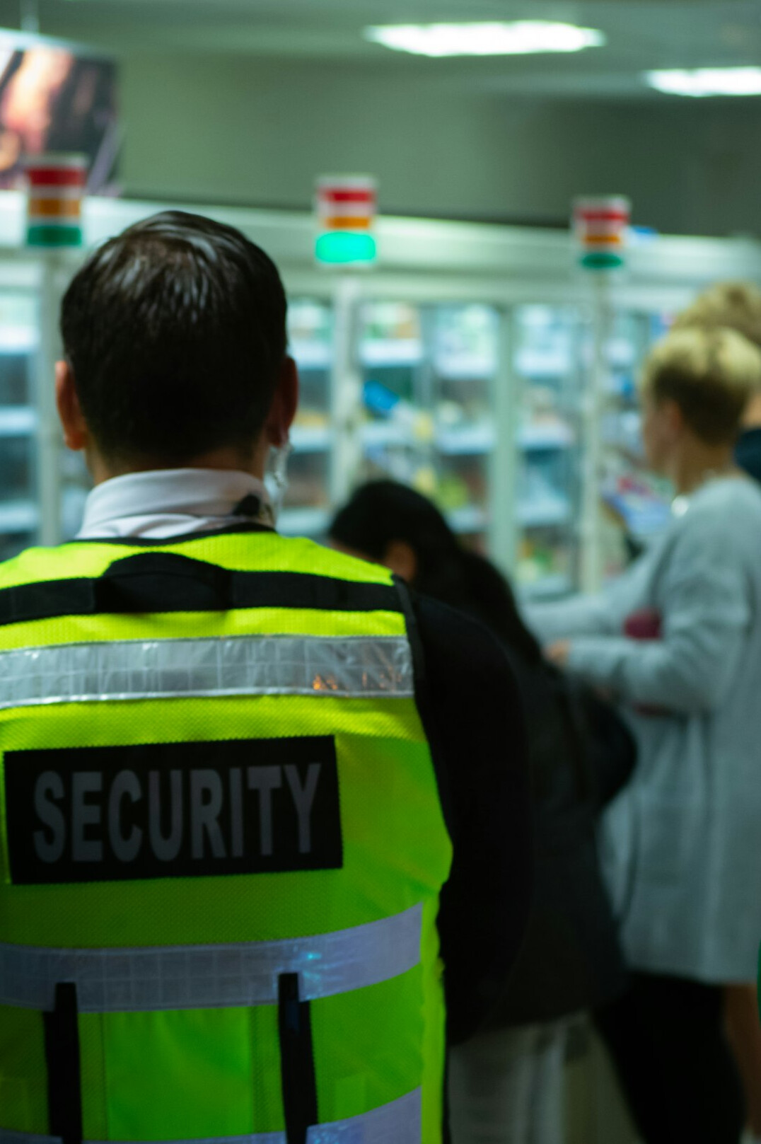 store security guard monitoring